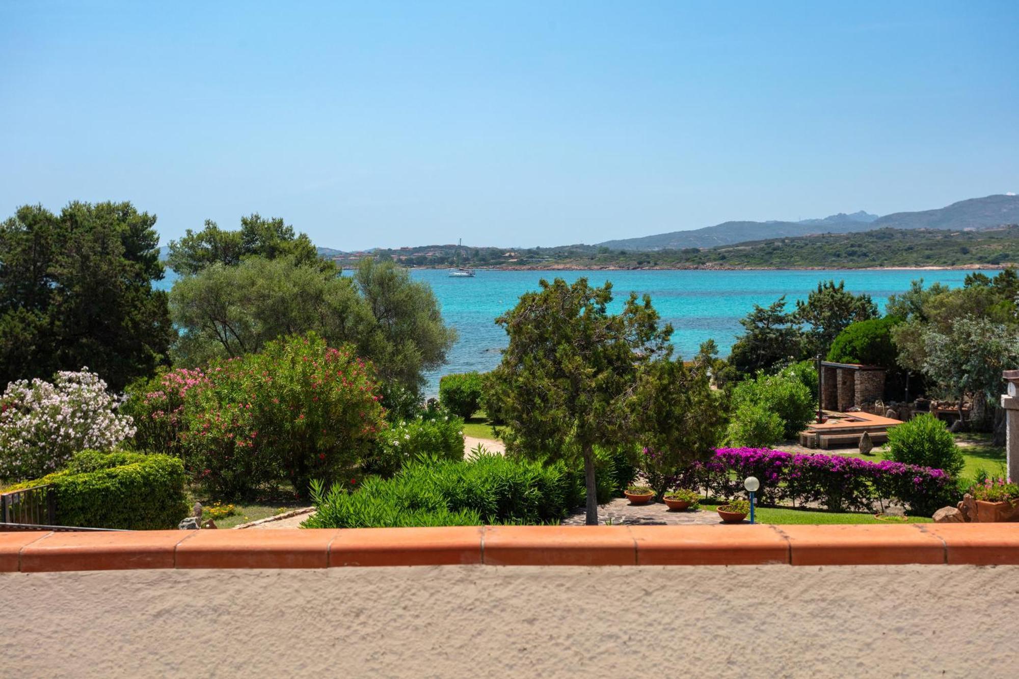 Baia Dorata Beach Apartment Porto Istana Kültér fotó