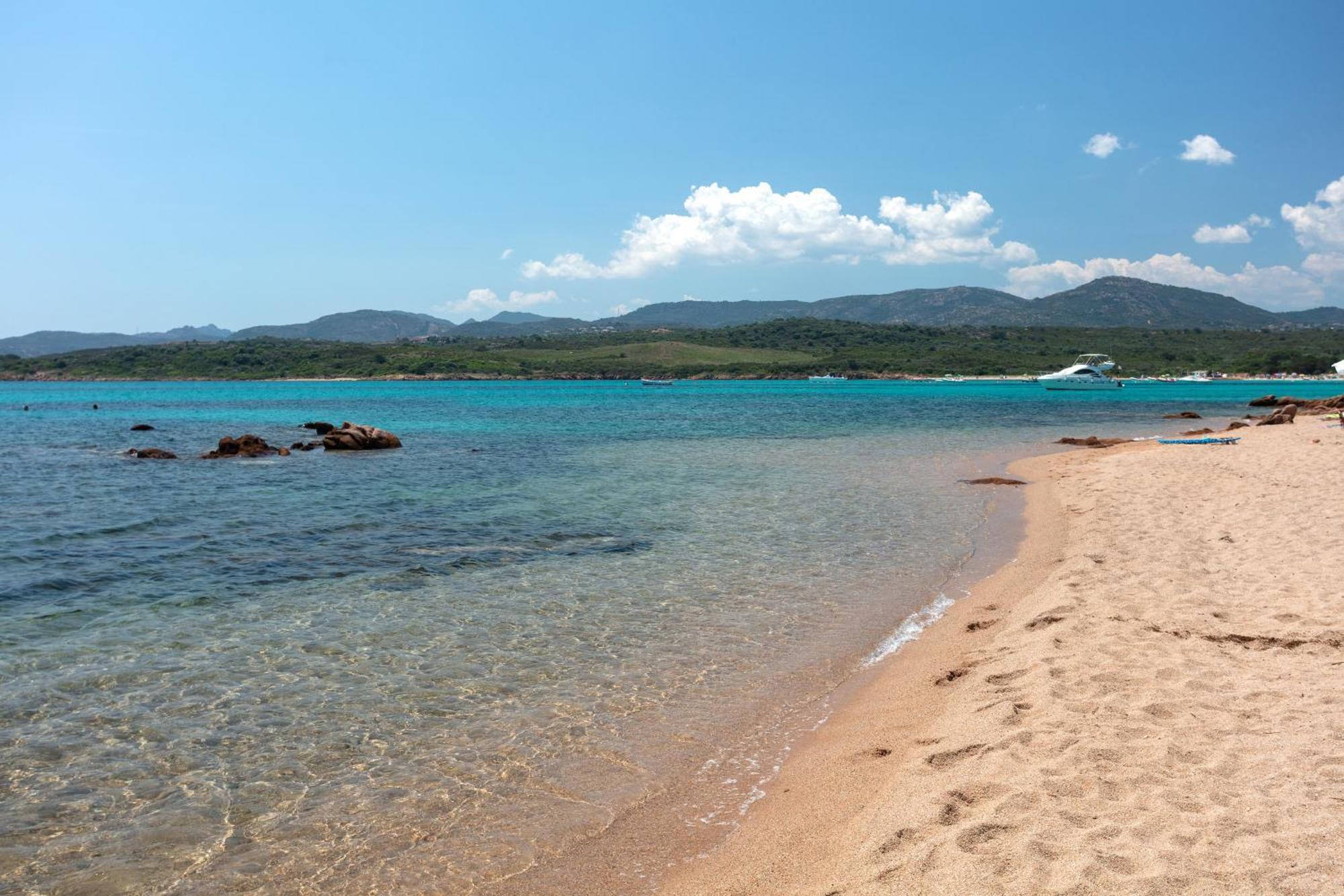 Baia Dorata Beach Apartment Porto Istana Kültér fotó