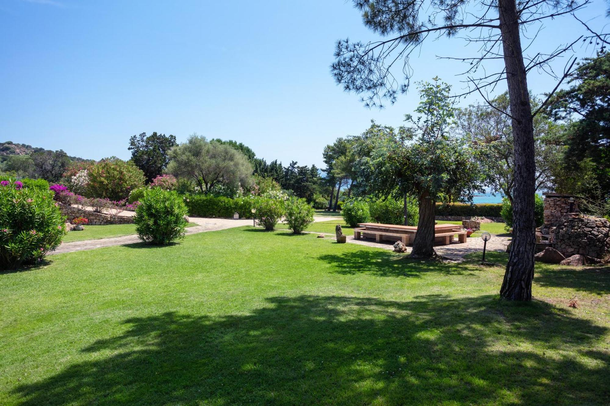 Baia Dorata Beach Apartment Porto Istana Kültér fotó